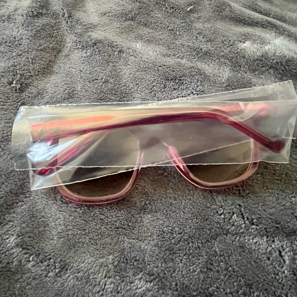 Louis Vuitton Audrey 3 Layer Sunglasses - Picture 3 of 10